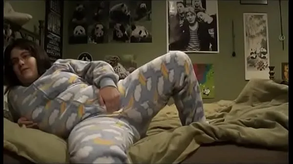 Hot FOOTIE PAJAMA PLAYING: Playing in my parents' bed in pajamas, I masturbate while thinking about my step brother warm Movies