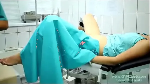 Menő beautiful girl on a gynecological chair (33 meleg filmek