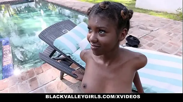 Kuumia BlackValleyGirls - Hot Ebony Teen (Daizy Cooper) Fucks Swim Coach lämpimiä elokuvia