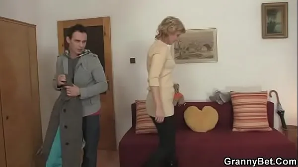 Hot Young dude picks up and old blonde warm Movies