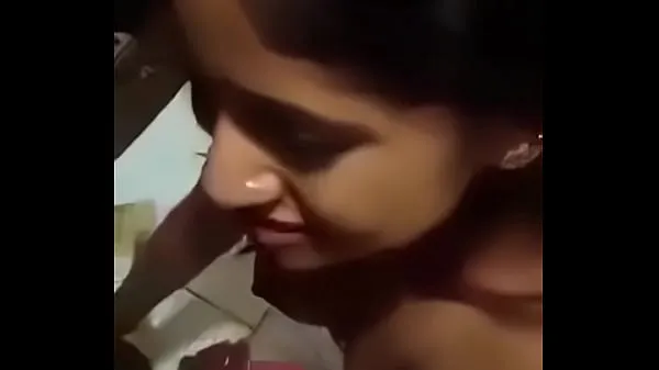 热Desi indian Couple, Girl sucking dick like lollipop温暖的电影
