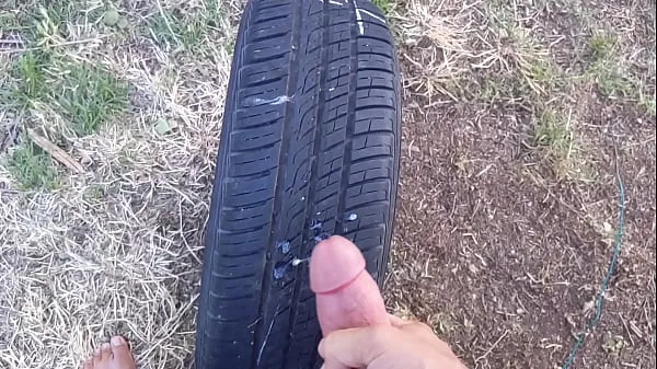 أفلام ساخنة Cumming on a tire lol دافئة
