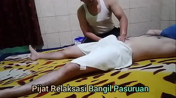 Hot Straight man gets hard during Thai massage warm Movies