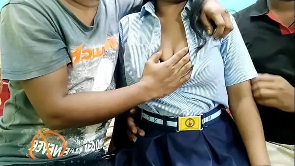 Quente Dois garotos fodem com uma universitária|Hindi Clear Vice Filmes quentes