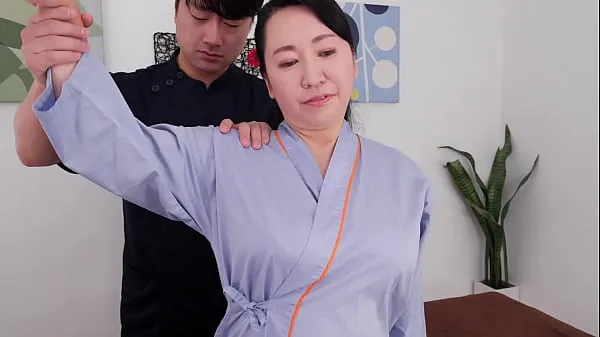 ホットな A Big Boobs Chiropractic Clinic That Makes Aunts Go Crazy With Her Exquisite Breast Massage Yuko Ashikawa 温かい映画