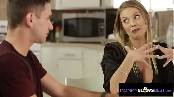 गर्म Britney Amber is one hot stepmom, but she's not used to doing all these usual mommy stuff. Such as cooking breakfast for her stepson Brad Knight. She has a failed attempt and burns the eggs and the toast गर्म फिल्में