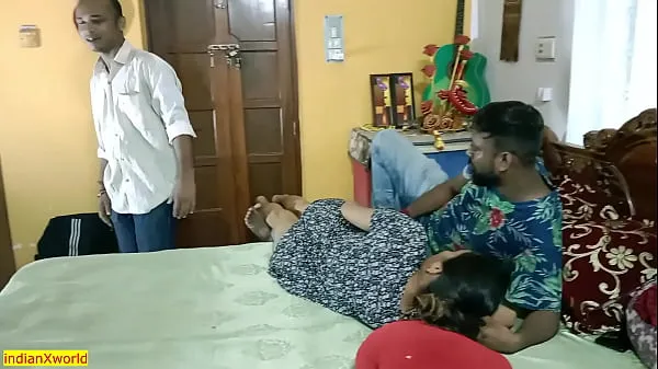 Горячие Индийский босс получил подарок на Рождество! Горячая жена делится сексомтеплые фильмы