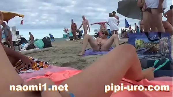 Vroči girl masturbate on beach topli filmi