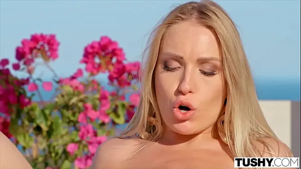 Hot TUSHY Sexy hotel patron Angelika seduces valet for anal fun warm Movies