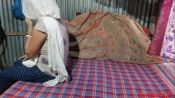 Hot Mushlim wife sex by Hindu Boy in home warm Movies